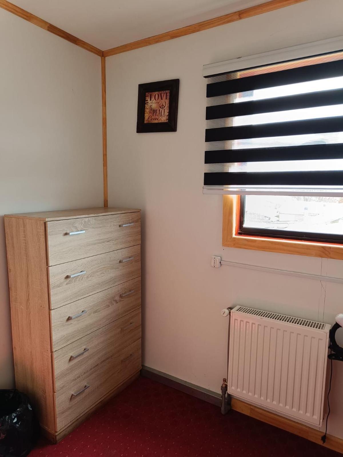 Hostal B&B Coastal Natales Пуерто Наталес Екстериор снимка