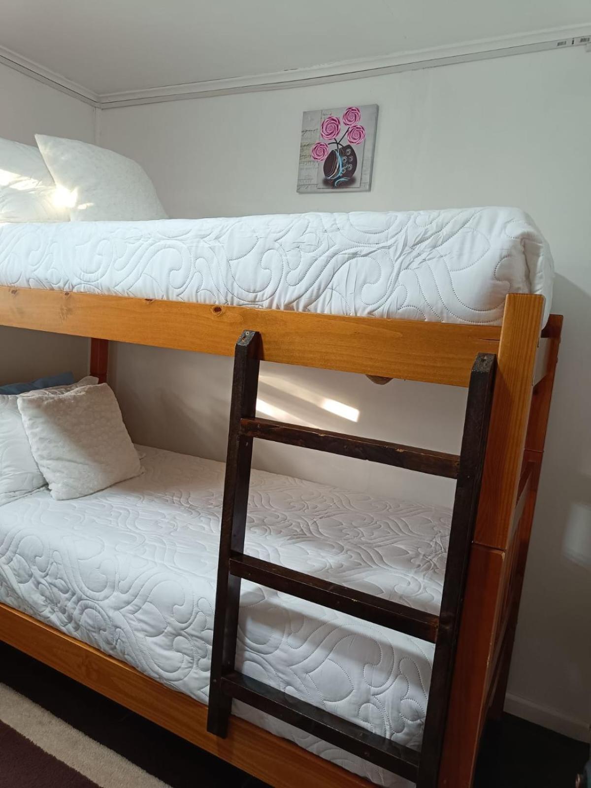 Hostal B&B Coastal Natales Пуерто Наталес Екстериор снимка